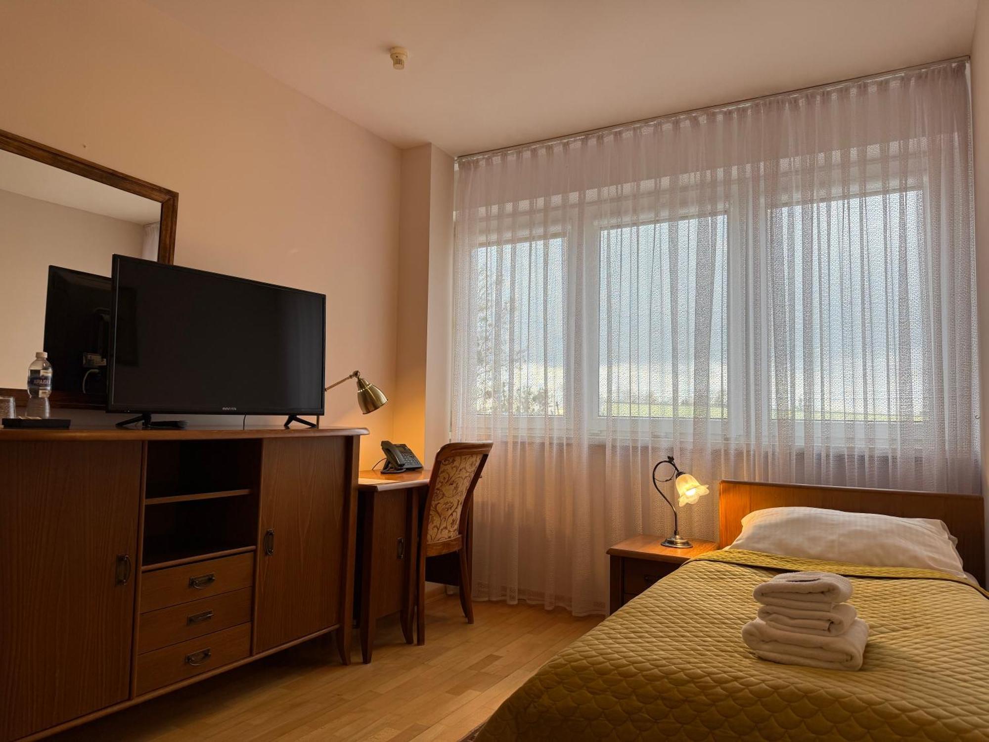 Hotel Uniwersytecki Torun Ngoại thất bức ảnh