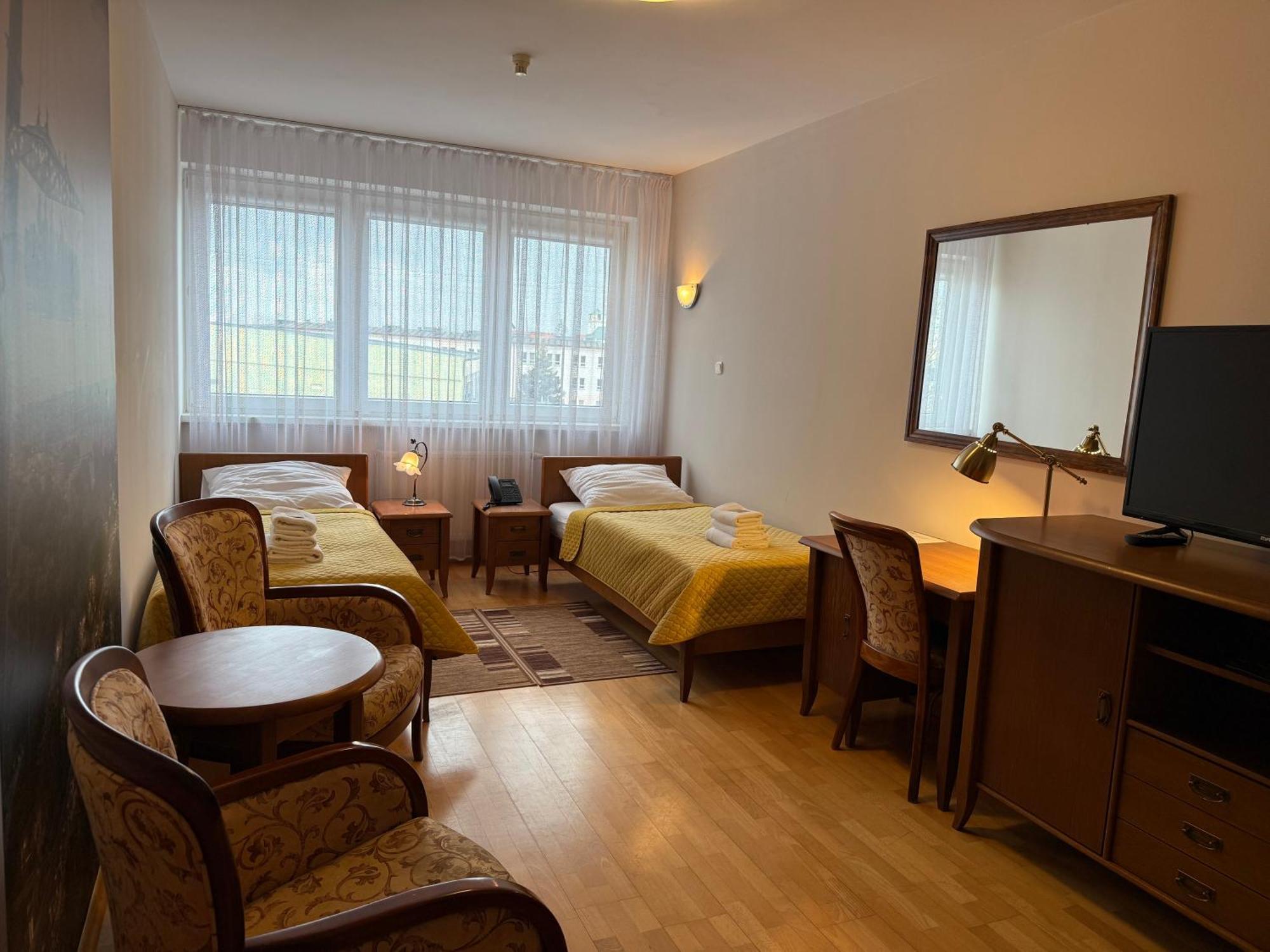 Hotel Uniwersytecki Torun Ngoại thất bức ảnh